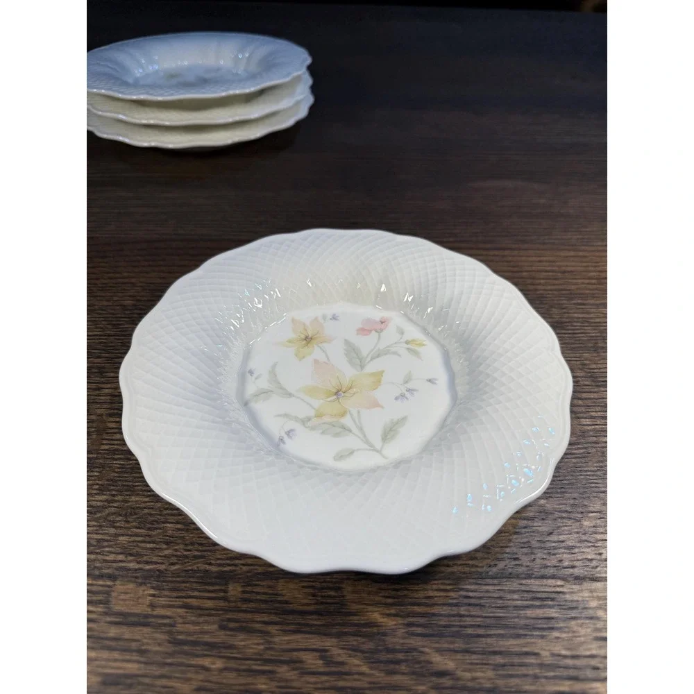 Mikasa Bone China Plate Pastel Garden 82055 Floral Dish‎ with Scalloped Edge